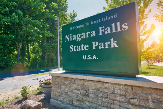 Cascate e scorci del Niagara Falls State Park sul lato statunitense
